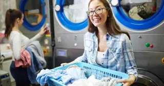 What is the Difference Between a Laundromat and a Laundry Service