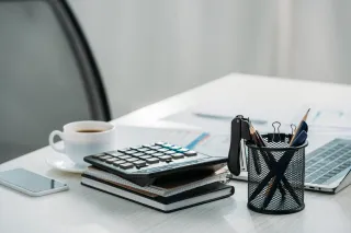 7 Ways to Downsize Your Life & Save Money