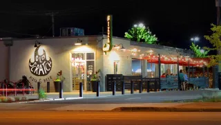 🔥 Wood-Fired Wonders in the Heart of Dayton: Why Old Scratch Pizza Is Your New Favorite Spot 