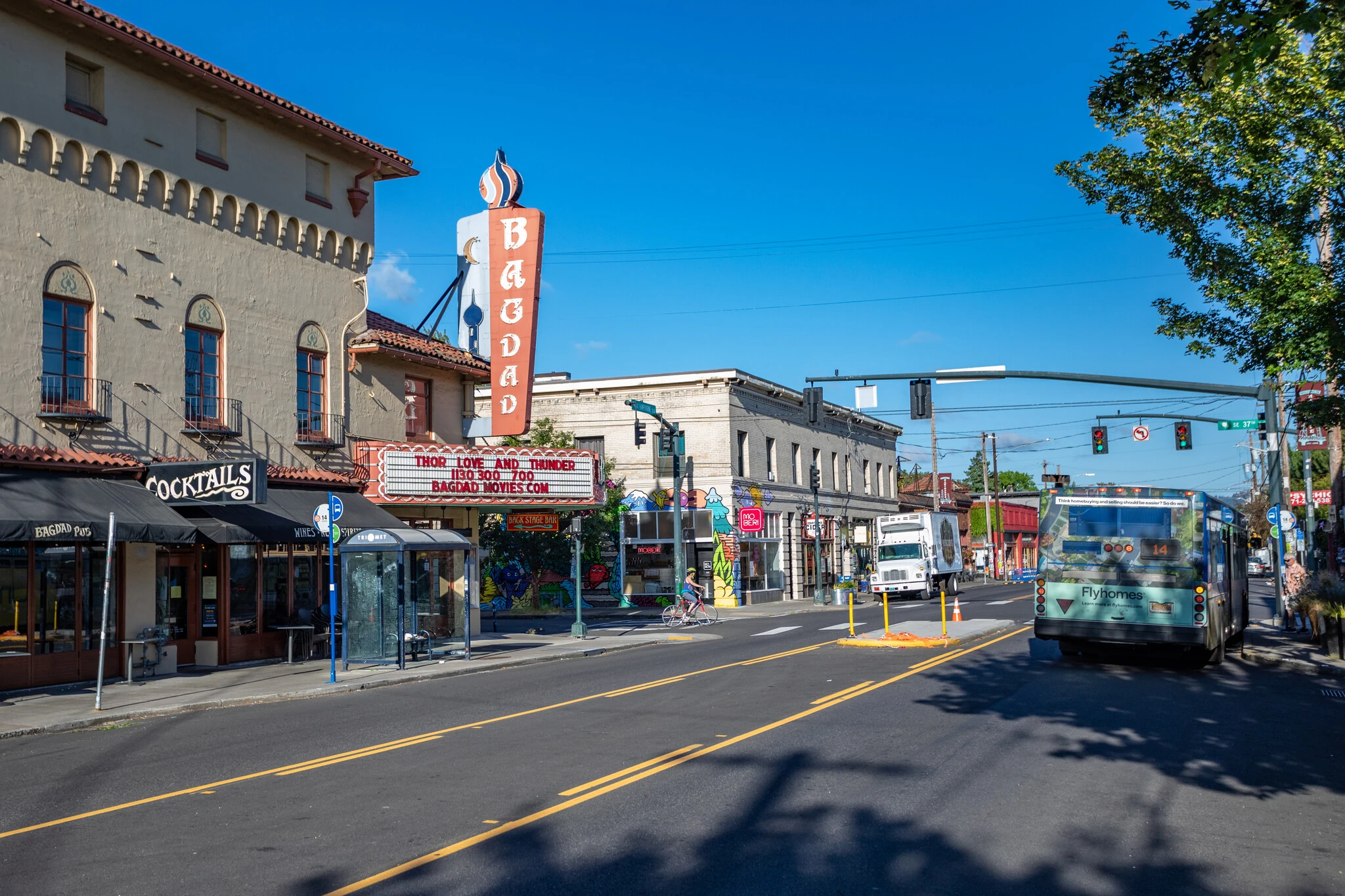 Discover the Magic of the Hawthorne District: Portland’s Bohemian Paradise
