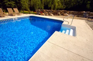 Making Waves: Contemporary Styles for Pool Deck Perfection