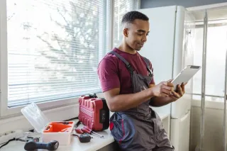 How to Turn Home Service Leads into Booked Jobs Without Chasing 