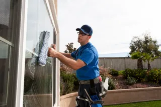 Complete Guide to Professional Window Washing Equipment for Commercial Use