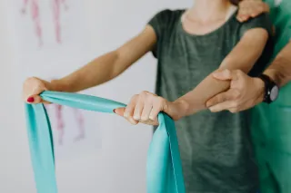 How Physical Therapy Supports Faster Recovery After Surgery