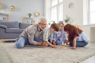 👨‍👩‍👧‍👦 Bridging Generations: How Puzzling Connects Families and Creates Lasting Bonds