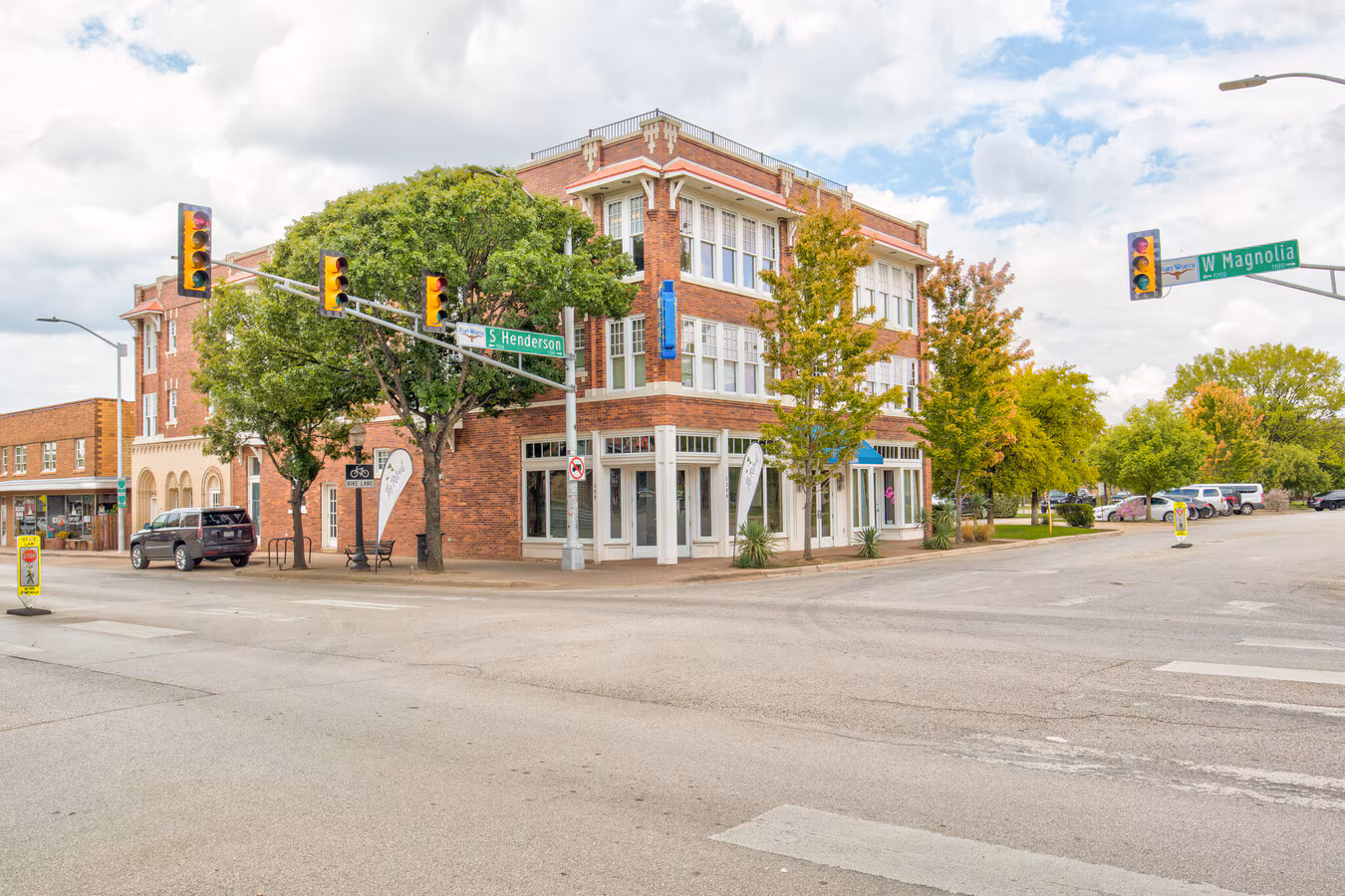 🌸 Stroll, Shop, & Sip: Explore the Charm of Magnolia Avenue in Fort Worth