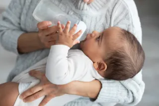 Mastering the Bottle: Tips for Transitioning from Breastfeeding to Bottle-Feeding