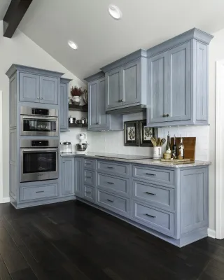 Maximizing Small Kitchens: Smart Cabinet and Countertop Solutions