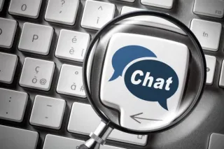 Chatbots vs. Live Chat: Which is Best for Your Business?