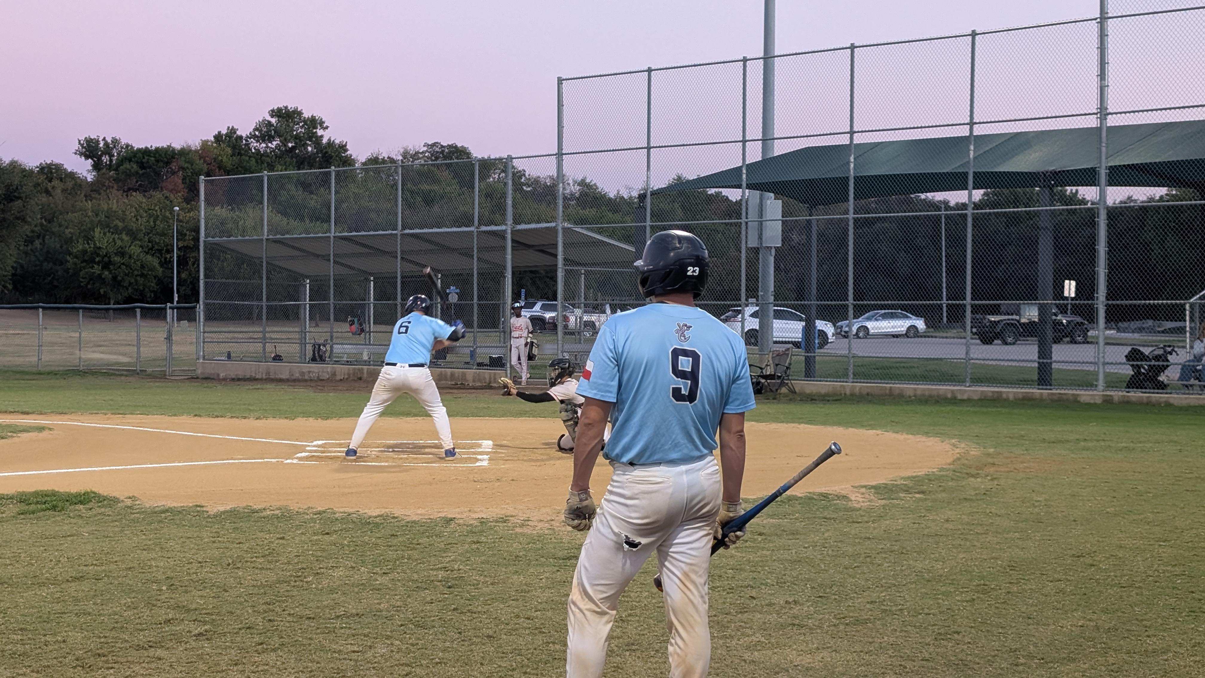 Nelson Drives In 4 To Lead Hooks Past Reds