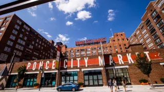 🌟 ATL's Ultimate Hangout Spot: Ponce City Market Is Where It's At!