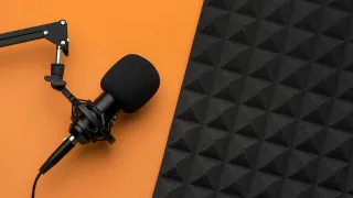 Expand Your Business Reach: How Podcasting Boosts Online Visibility and Brand Credibility