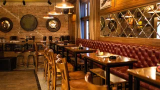 Best live music pub Times Square NYC: Why Garvey’s Irish Pub Sets the Standard