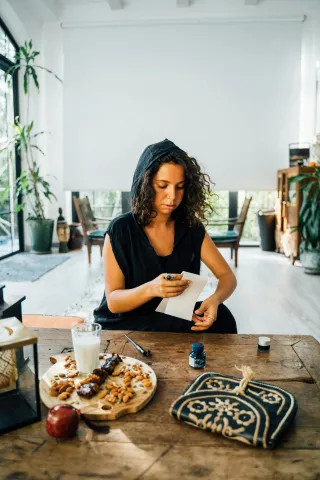 Fasting and Female Hormones: What you need to know