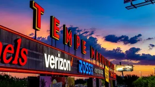 🛍️ Vibes, Views & Retail Therapy: A Day Out at Tempe Marketplace