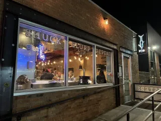 🎣 Denver’s Tastiest Catch: Why Fish N Beer Is the City’s Most Addictive Seafood Spot