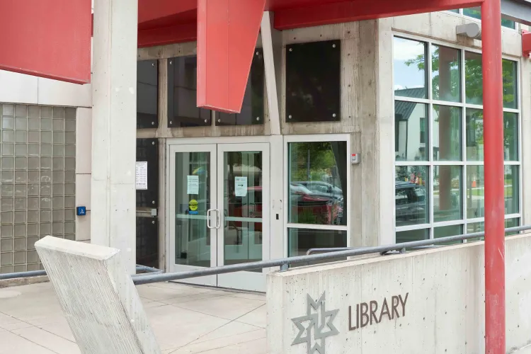 📚 Books, Brilliance, and Cherry Creek Vibes: Why You’ll Love Ross-Cherry Creek Library
