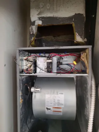 "Enhancing HVAC Performance; Air Handler Relocation & UV Sterilization Lights" ❄️💡 DIY Guide