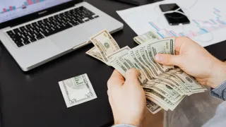 Desbloqueando la Riqueza: Cómo el IUL y el Concepto de Banco Infinito Pueden Transformar tu Futuro Financiero