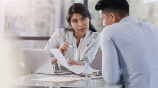 La Ansiedad de Vivir de Quincena en Quincena: Cómo el Banco Infinito Rompe el Ciclo