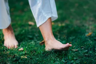 How to Keep Your Feet Healthy Between Chiropody Visits