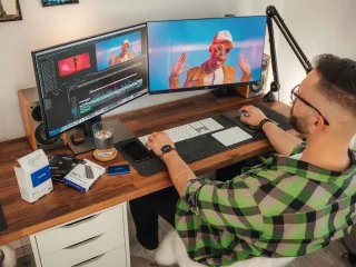 Virtual Assistant for Creatives: What They Can Do for You