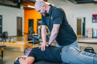 Shoulder Pain: When Should You Stop Waiting It Out?