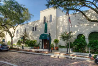 🎨 A Shimmering Treasure: Discover the Charles Hosmer Morse Museum of American Art in Winter Park, FL!