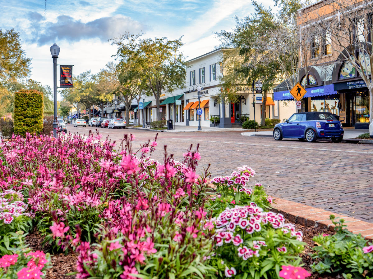 🌴 Winter Park Avenue: Explore Florida’s Charming Downtown — Class Act Cars