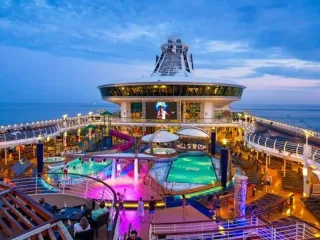 Why Cruises Are a Great  Multi-Generational Vacation Idea