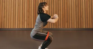 Isometric Workouts: Fast & Effective Fitness for Busy Adults