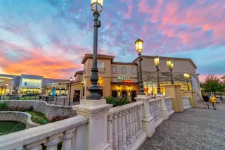 🛍️ Bridge Street Town Centre: Where Shopping, Dining, and Fun Collide in Huntsville, AL!