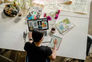 12+ Best Graphic Design Tactics To Stand Out In A Crowded Marketplace