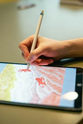 How AI is Revolutionizing Art: The Intersection of Creativity and Technology