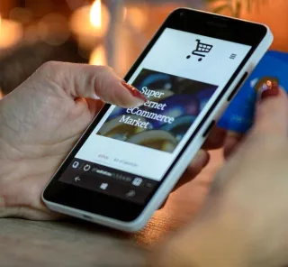 Ecwid vs. Shopify: Choosing the Right Platform for Your Online Store
