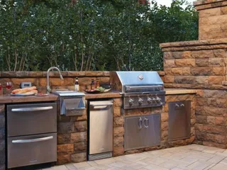 Exploring the Viability of Placing an Outdoor Kitchen Against Your House