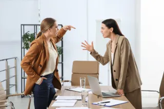 How to Fire a Difficult Client: A Step-by-Step Guide for Online Coaches, Consultants & Freelancers
