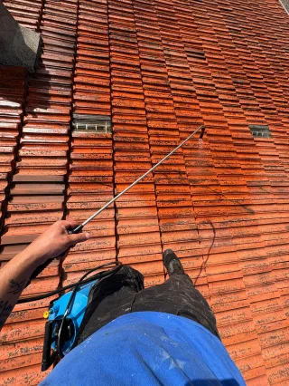 Nettoyage et entretien de toiture : prolongez la durée de vie de votre toit à Herblay-sur-Seine