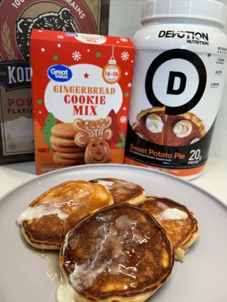 Fluffy Gingerbread Protein Pancakes