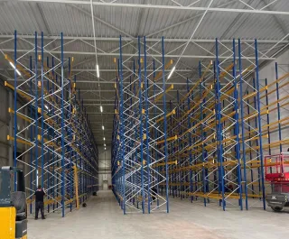 Palletstellingen voor uitbreiding in Alblasserdam