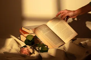 Exploring Historical Romance: What Makes It Timeless?