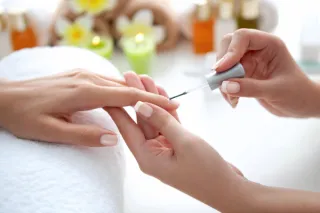  Indulge in Luxury: The Art of Manicures at Beautifly Salon & Spa
