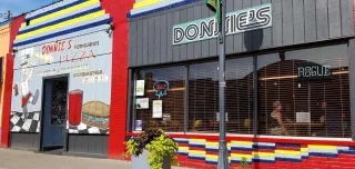 🍕 Pizza, Music & Pure Vibes: Why Donnie’s Homespun Pizza Is the Heartbeat of Decatur, IL
