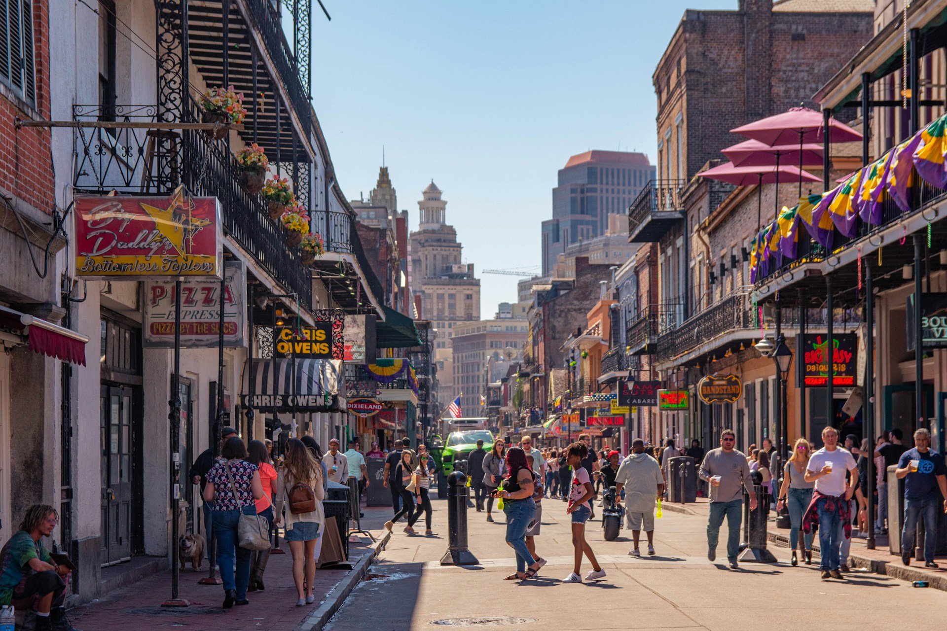 What Tourists Should Know About New Orleans Traffic, Tolls, and Driving Rules | Fuhrer Fleets Rentals, New Orleans, LA