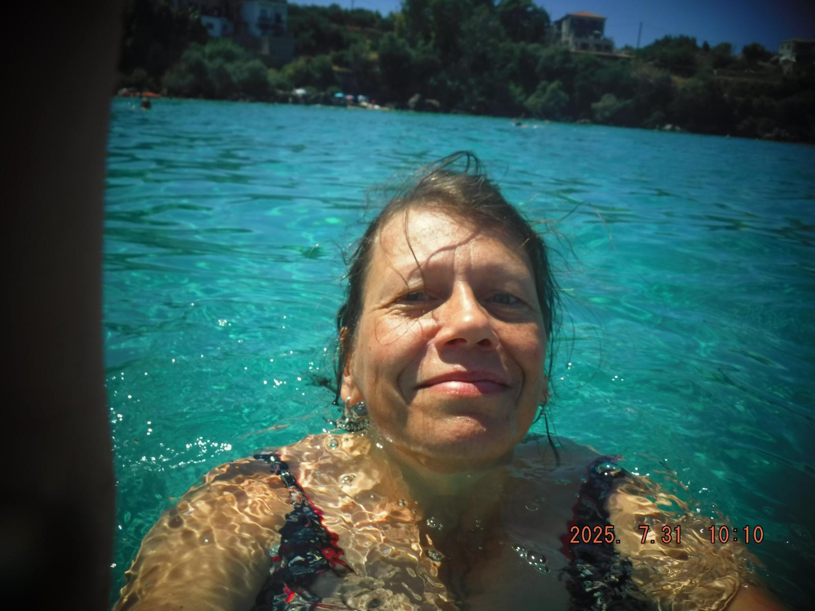 5 Ways I Prep My Gut for Travel—Midlife Tips for Energy, Ease & Kefir