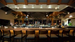 Nico’s Pier 38: Honolulu’s Seafood Paradise by the Harbor