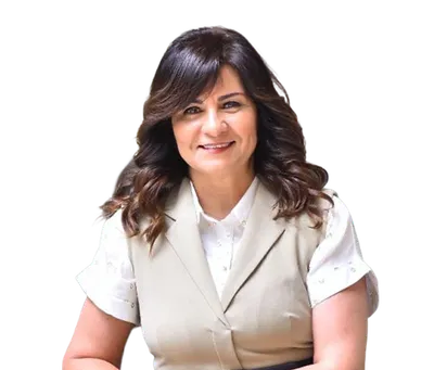 السفيرة نبيلة مكرم