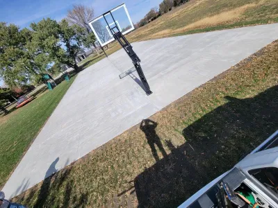 Hiawatha, MO - Court 1