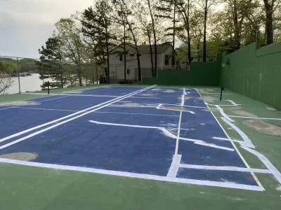Linn Creek, MO - Court 3