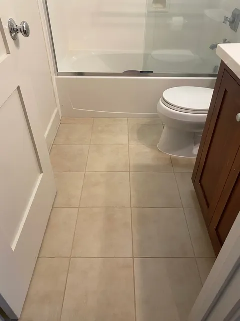 Bathroom tile and grout after professional cleaning and restoration in South Bay CA